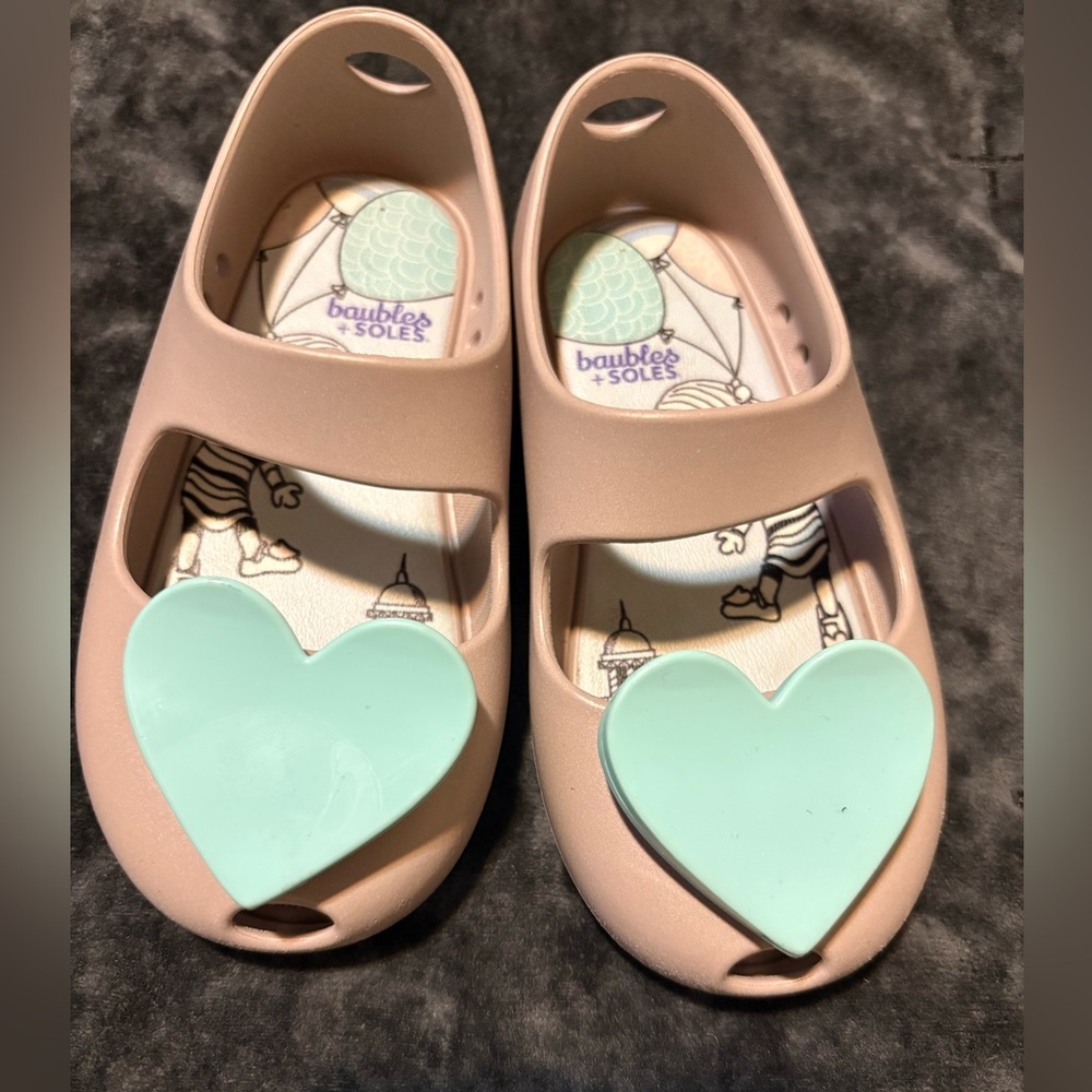 BAUBLES + SOLES Little Girls Kaia Shoe with Heart Tan with Blue Heart Size 9